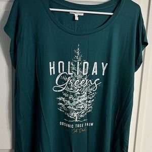New with Tags Women’s Large Maurices “Holiday Greens” Graphic T-Shirt